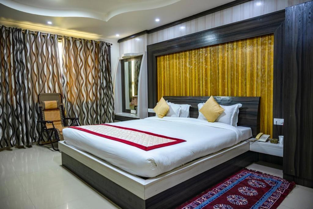 Bodhgaya Regency Hotel Dış mekan fotoğraf